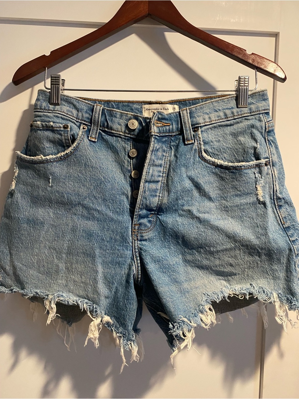 Abercrombie & Fitch High Rise Shorts | Distressed Denim | Size 28 / 6